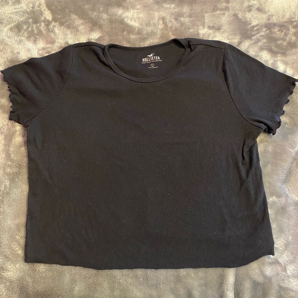 Hollister Black Cropped Tee